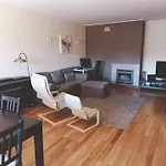 2 Bedroom Apartment Close To Airport With Pool & Gym