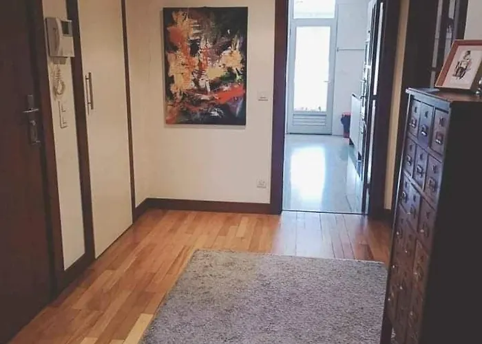 2 Bedroom Apartment Close To Airport With Pool & Gym